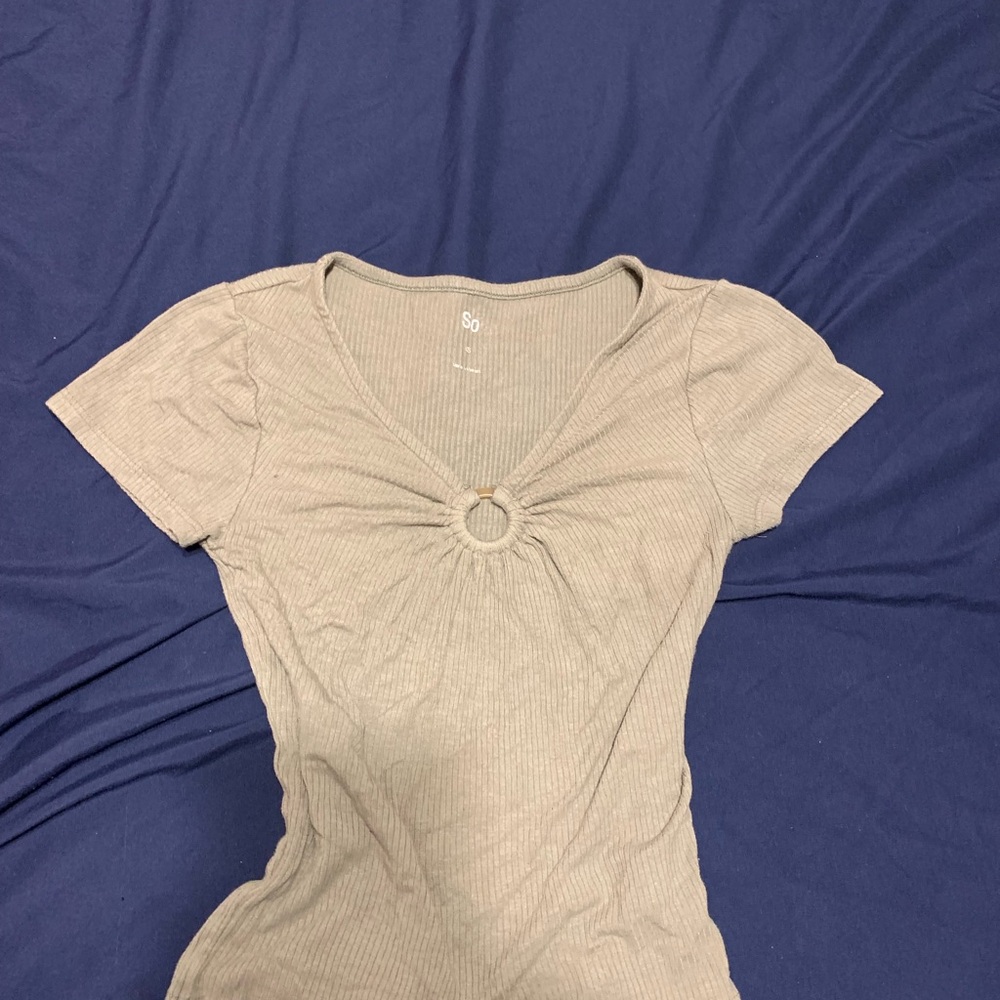 SO Cream Tan Ruched Fitted Short Sleeve Blouse